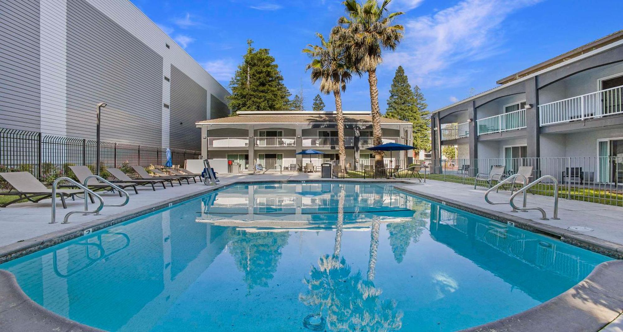 Surestay Plus Hotel By Best Western Sacramento North Exteriér fotografie